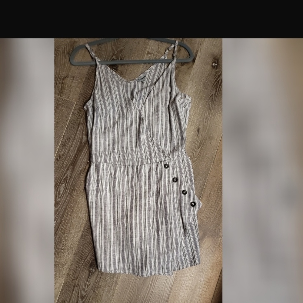V-Neck Romper. NEW. SMALL